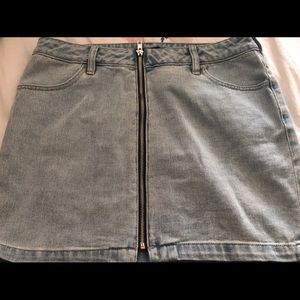 Skirt size (27) shirt size (M)